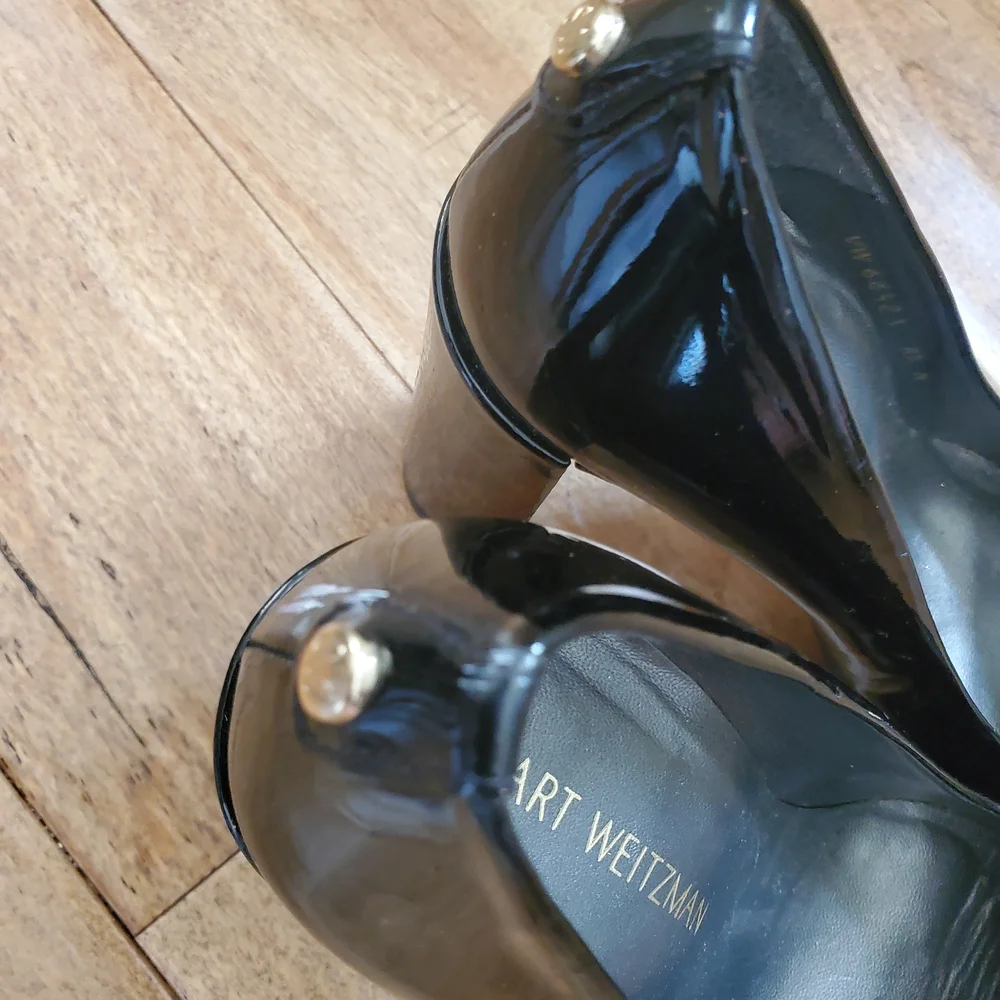 Stuart Weitzman Black Peep-Toe Pumps Patent Leather Sz 8.5